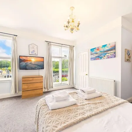New Charming Victorian By Signature - Free Parking - Spacious Tatil Evi Whitby