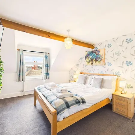 Tatil Evi New Charming Victorian By Signature - Free Parking - Spacious Whitby