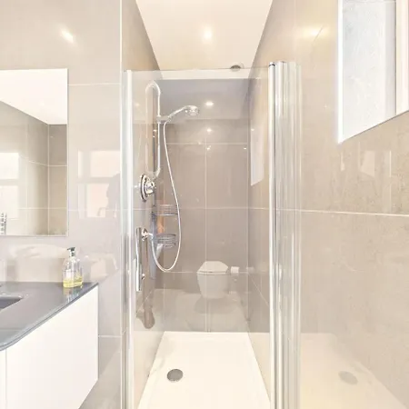 Tatil Evi New Charming Victorian By Signature - Free Parking - Spacious Whitby