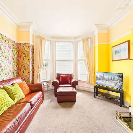New Charming Victorian By Signature - Free Parking - Spacious Tatil Evi Whitby